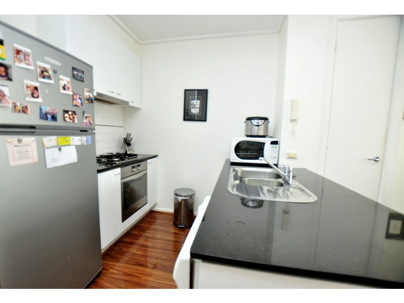 REF 24530/99 Whiteman Street, Southbank VIC 3006