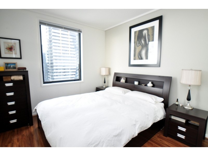 REF 24530/99 Whiteman Street, Southbank VIC 3006