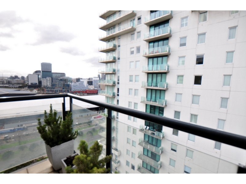 REF 24530/99 Whiteman Street, Southbank VIC 3006