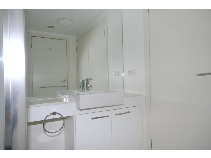 2110A/100 Harbour Esplanade, Docklands VIC 3008