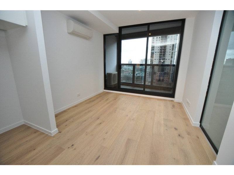 910/33 Rose Lane, Melbourne VIC 3000