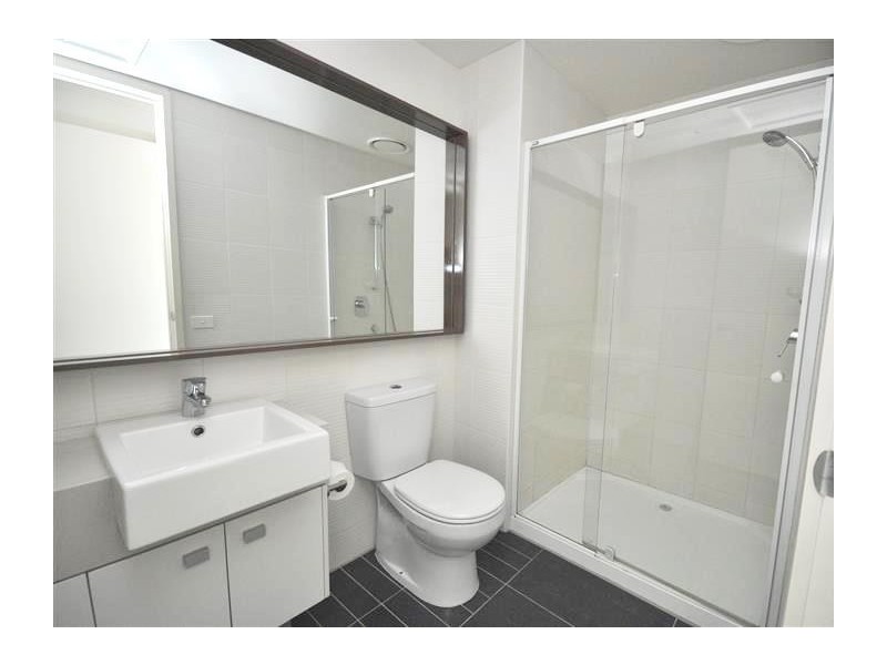 REF 24544/63 Whiteman Street, Southbank VIC 3006