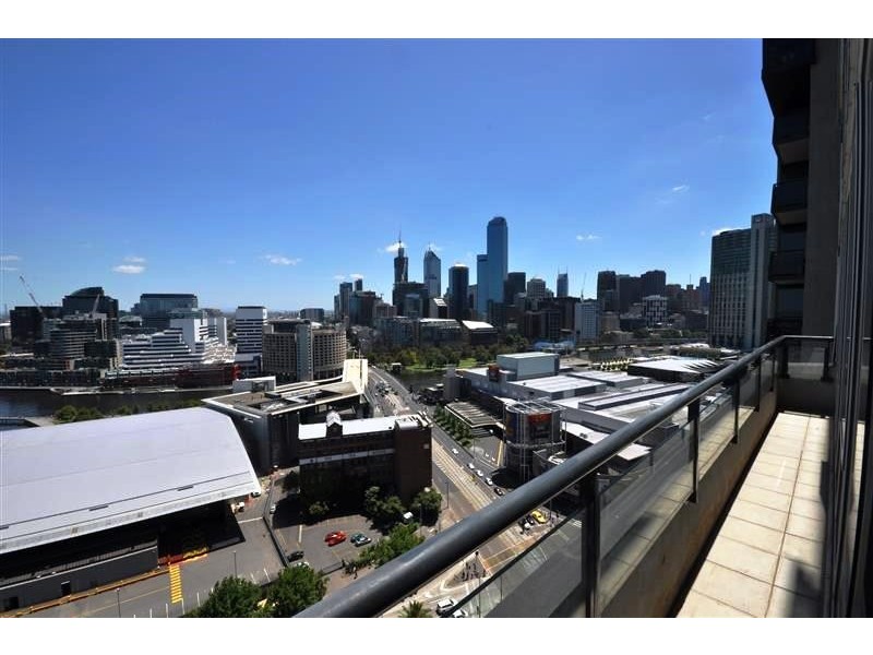 REF 24544/63 Whiteman Street, Southbank VIC 3006
