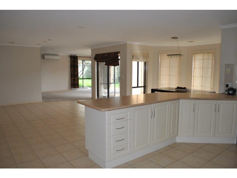 53 Dunnings Road, Point Cook VIC 3030