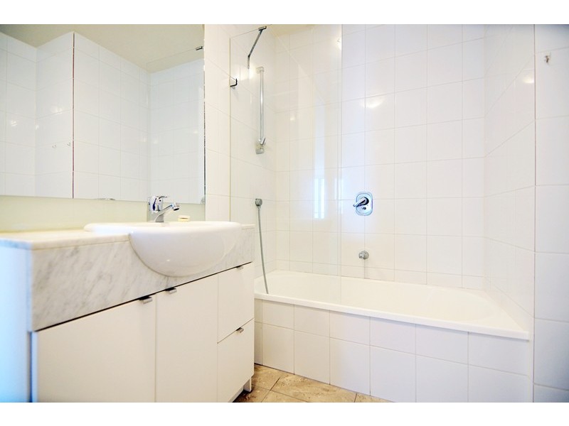 REF 24562/88 Kavanagh Street, Southbank VIC 3006