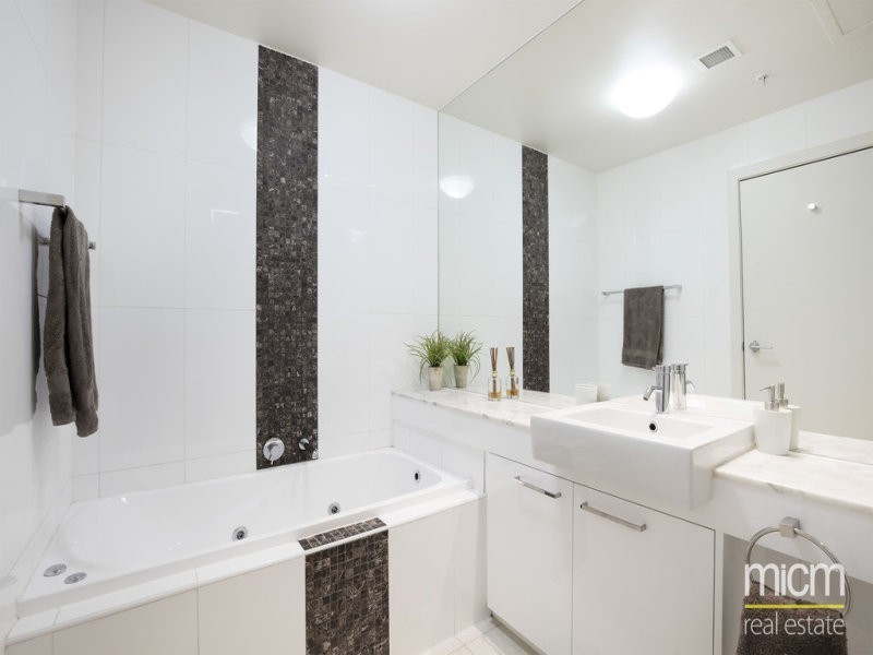 4101A/100 Harbour Esplanade, Docklands VIC 3008