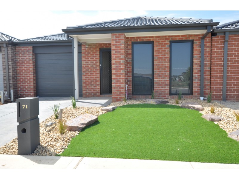 71 Sunnybank Drive, Point Cook VIC 3030
