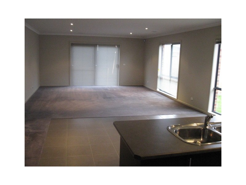 10 Terrene Terrace, Point Cook VIC 3030