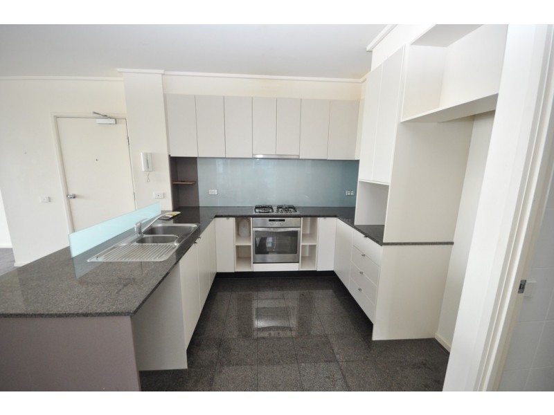 REF 24572/100 Kavanagh Street, Southbank VIC 3006