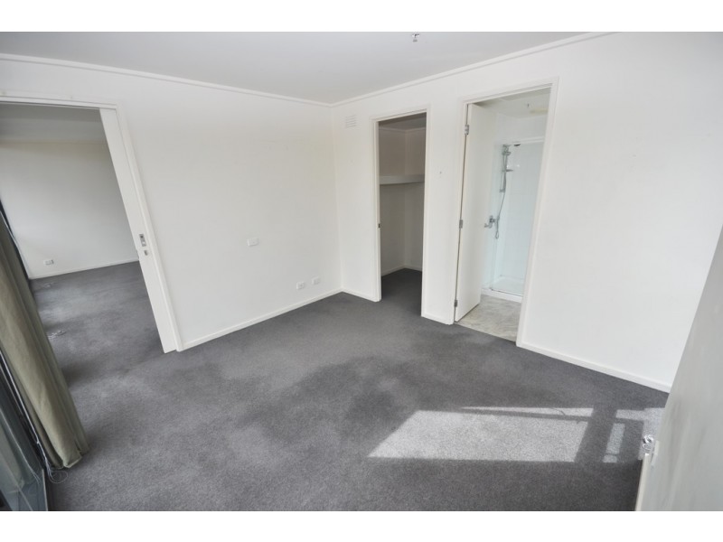 REF 24572/100 Kavanagh Street, Southbank VIC 3006