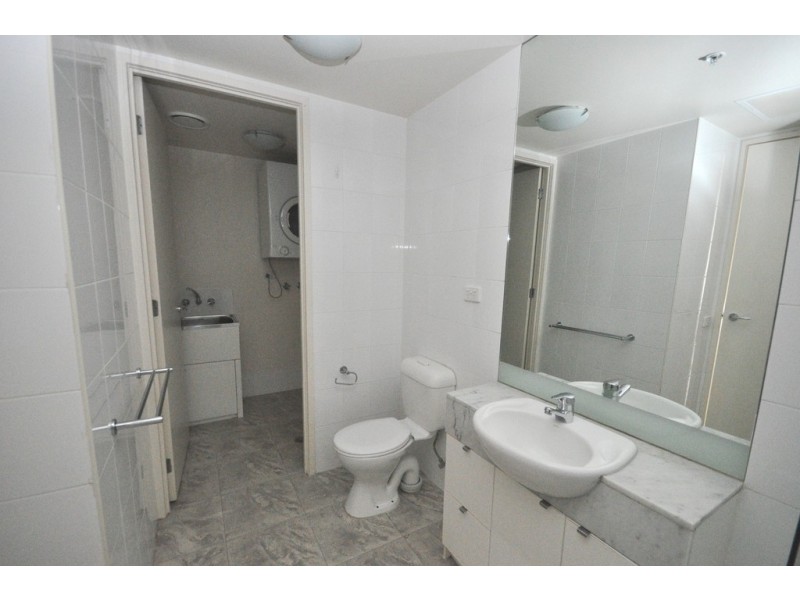 REF 24572/100 Kavanagh Street, Southbank VIC 3006