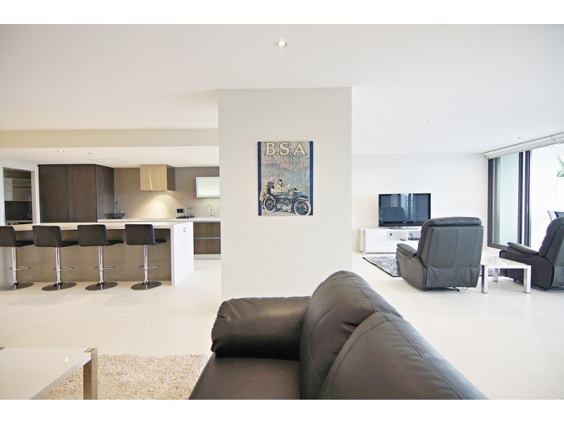 1608/100 Harbour Esplanade, Docklands VIC 3008