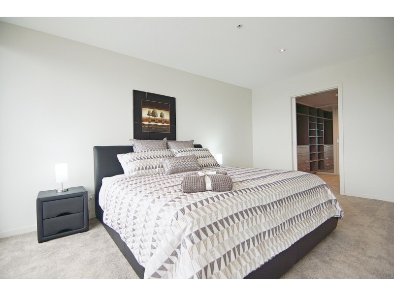 1608/100 Harbour Esplanade, Docklands VIC 3008
