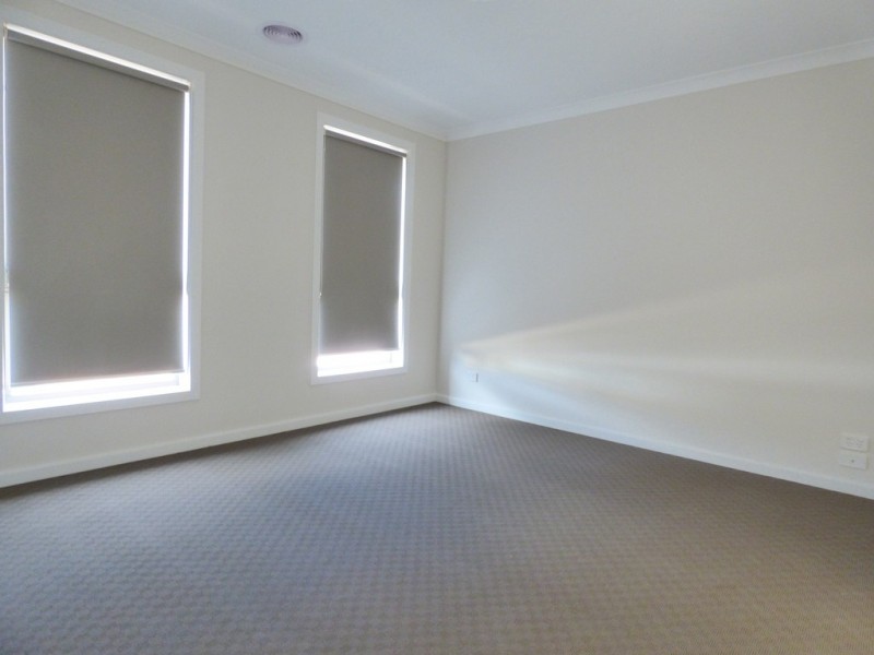 19 Elsham Grove, Truganina VIC 3029