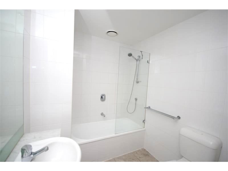 REF 24585/183 City Road, Southbank VIC 3006