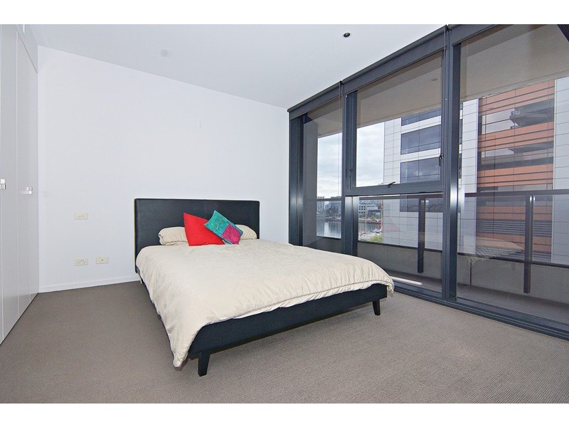 52P/111 Merchant Street, Docklands VIC 3008