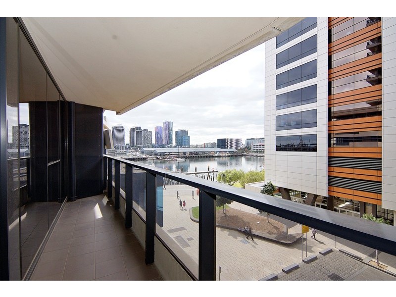 52P/111 Merchant Street, Docklands VIC 3008