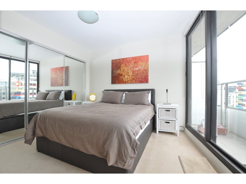 904/100 Harbour Esplanade, Docklands VIC 3008