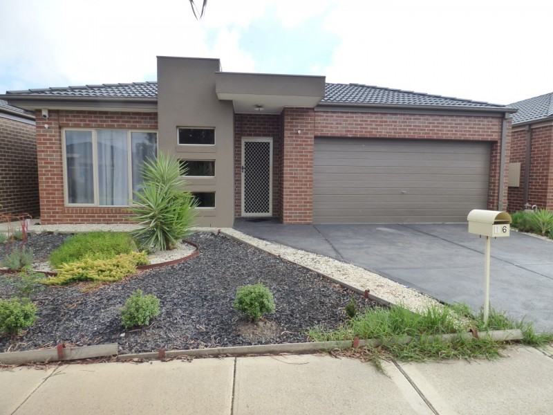 16 Spinifex Street, Point Cook VIC 3030