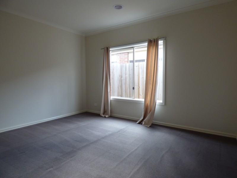 16 Spinifex Street, Point Cook VIC 3030