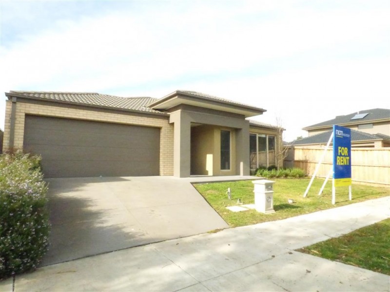 13 Bribie Way, Point Cook VIC 3030