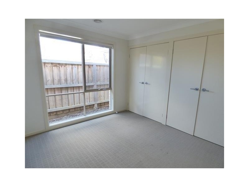 13 Bribie Way, Point Cook VIC 3030