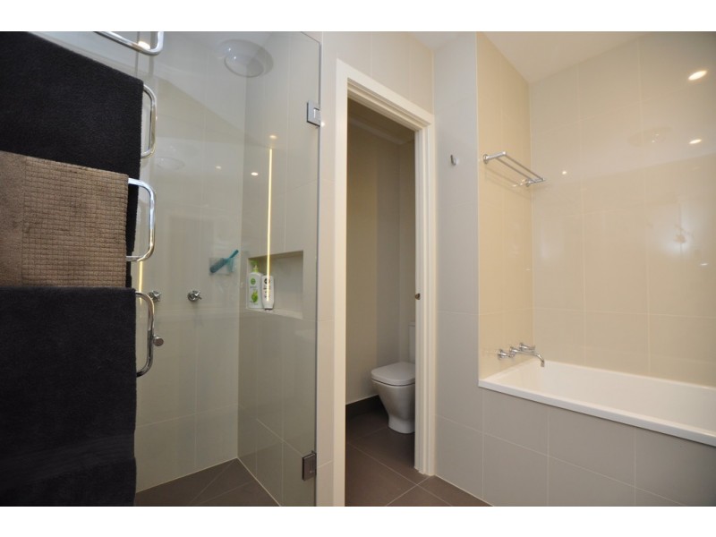 REF 24607/133 Dodds Street, Southbank VIC 3006