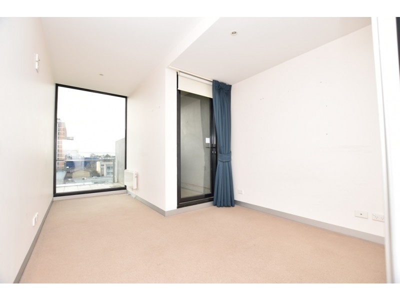 REF 24609/640 Swanston Street, Carlton VIC 3053