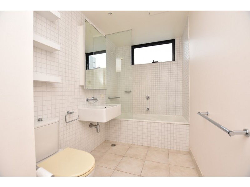 REF 24609/640 Swanston Street, Carlton VIC 3053