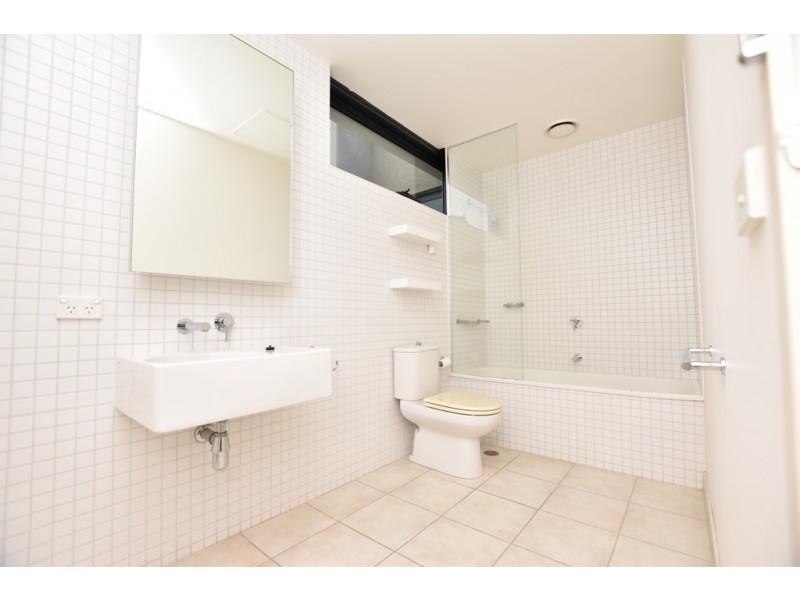 REF 24609/640 Swanston Street, Carlton VIC 3053