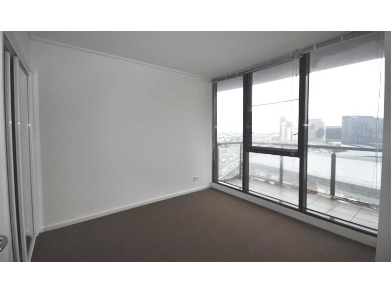REF 24618/99 Whiteman Street, Southbank VIC 3006