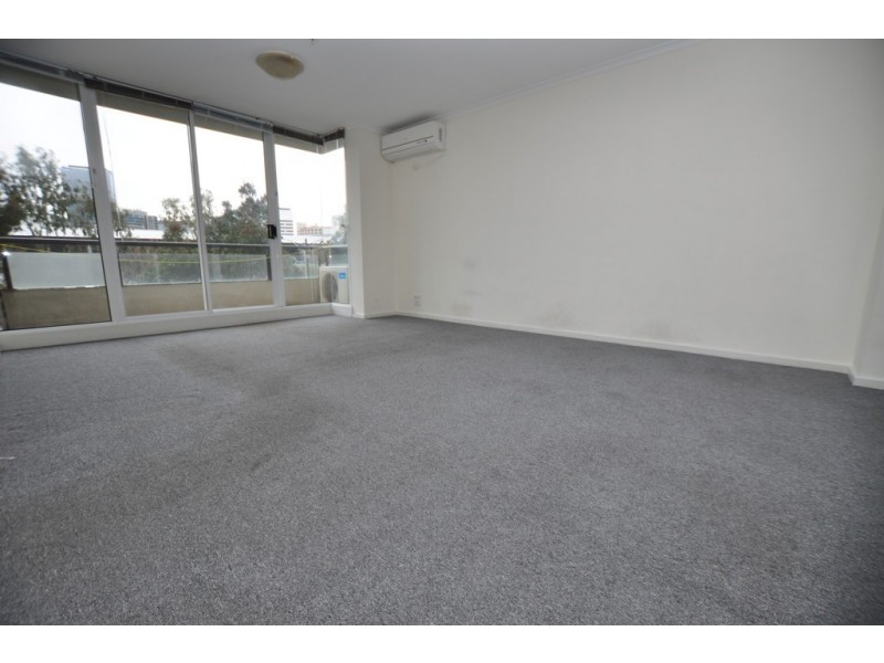 REF 24626/79 Whiteman Street, Southbank VIC 3006