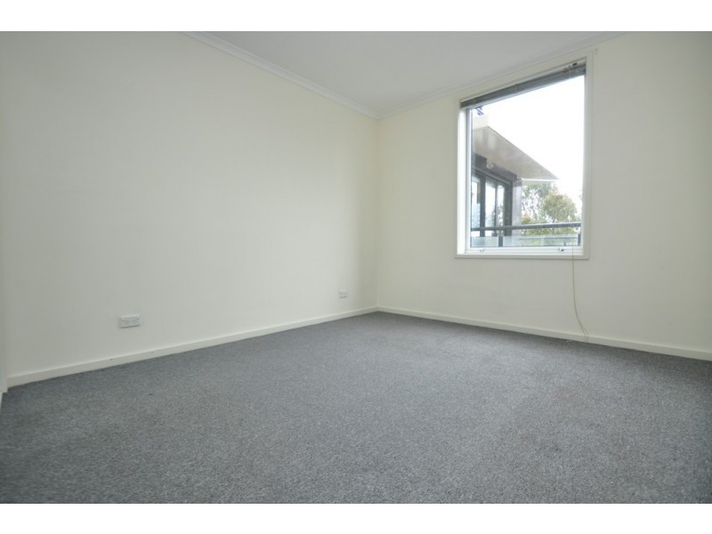 REF 24626/79 Whiteman Street, Southbank VIC 3006