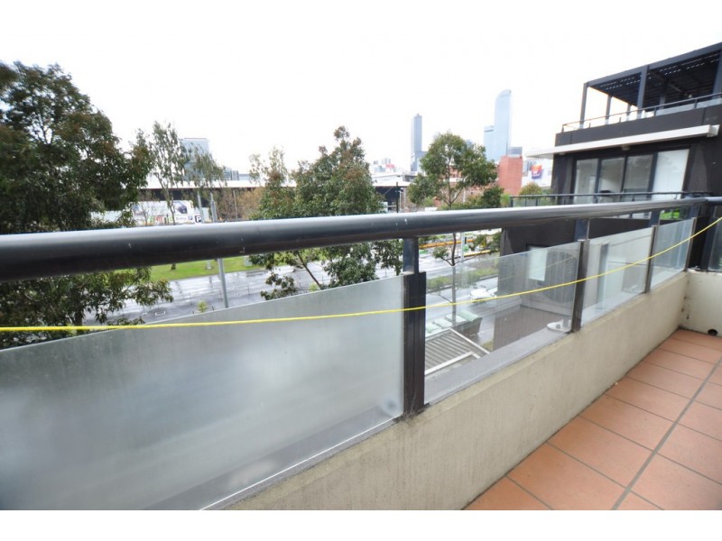 REF 24626/79 Whiteman Street, Southbank VIC 3006