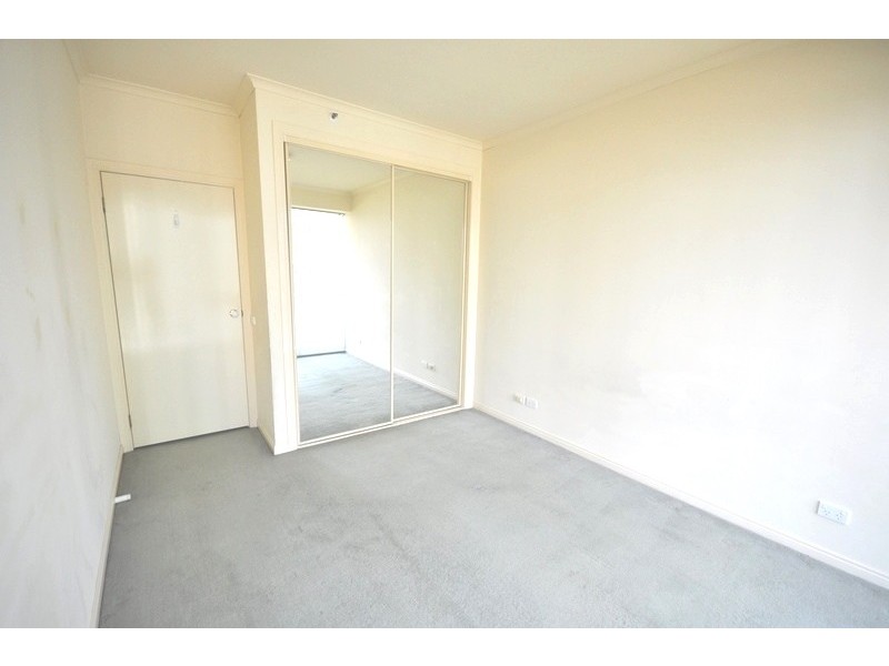 REF 24631/83 Queensbridge Street, Southbank VIC 3006