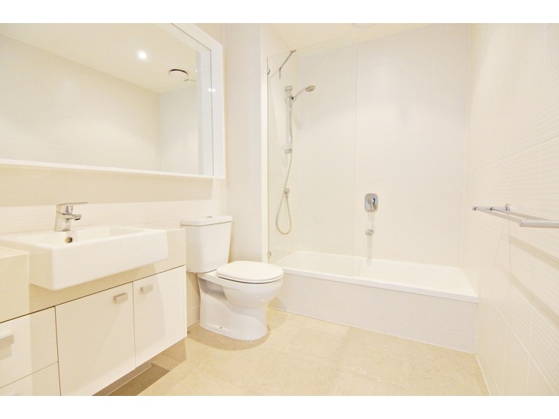 REF 24641/180 City Road, Southbank VIC 3006