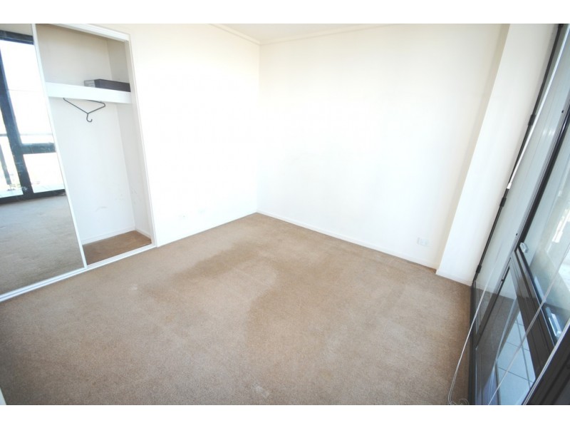 REF 24642/100 Kavanagh Street, Southbank VIC 3006