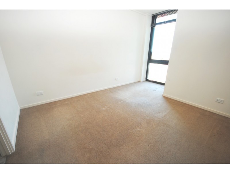 REF 24642/100 Kavanagh Street, Southbank VIC 3006