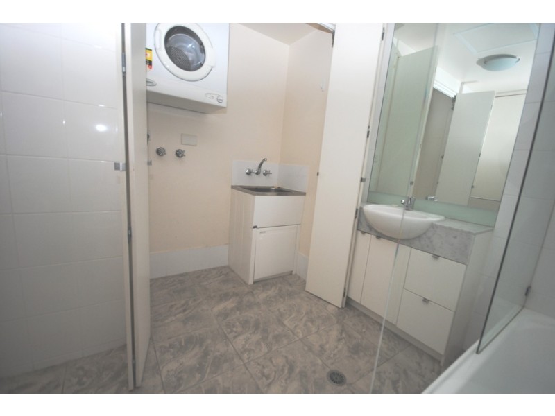 REF 24642/100 Kavanagh Street, Southbank VIC 3006