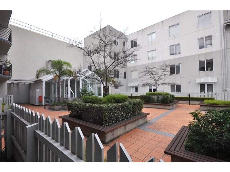 REF 24647/16 Courtney Street, North Melbourne VIC 3051