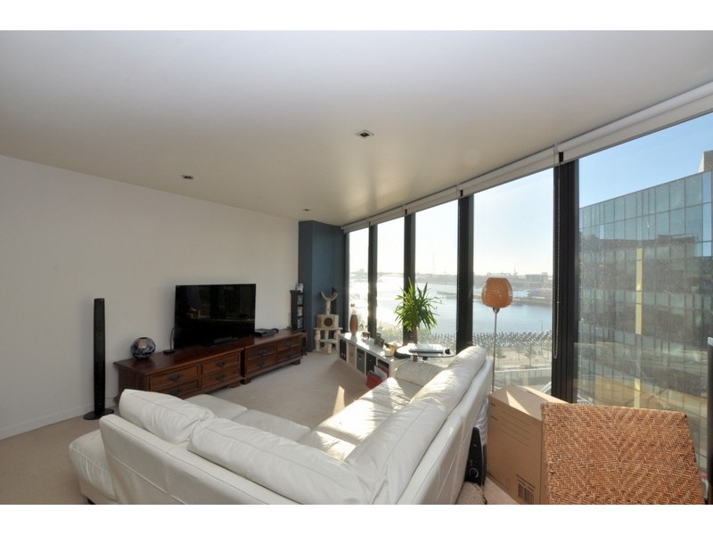 912/100 Harbour Esplanade, Docklands VIC 3008
