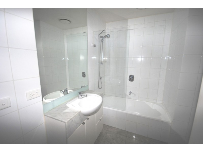 REF 24661/88 Kavanagh Street, Southbank VIC 3006