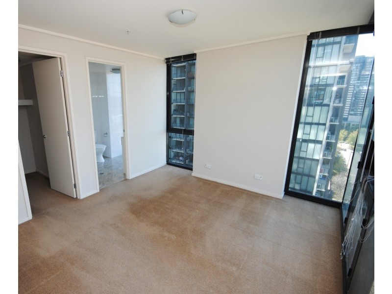 REF 24663/100 Kavanagh Street, Southbank VIC 3006