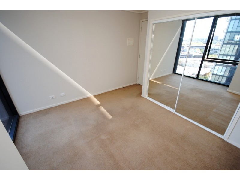 REF 24663/100 Kavanagh Street, Southbank VIC 3006