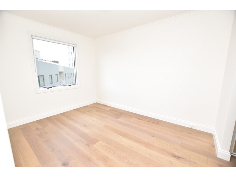 REF 24670/33 La Trobe Street, Melbourne VIC 3000
