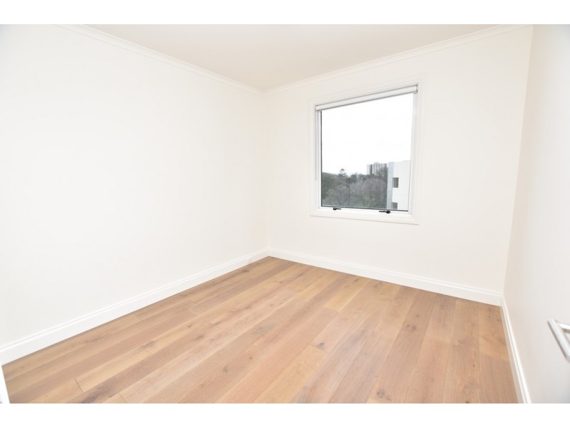REF 24670/33 La Trobe Street, Melbourne VIC 3000
