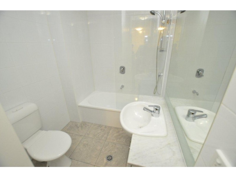 REF 24677/88 Kavanagh Street, Southbank VIC 3006