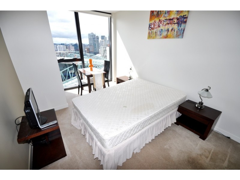 2510B/100 Harbour Esplanade, Docklands VIC 3008