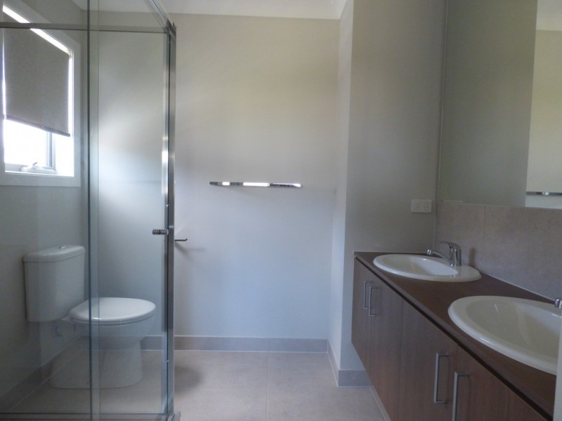 23 Stoneleigh Circuit, Williams Landing VIC 3027