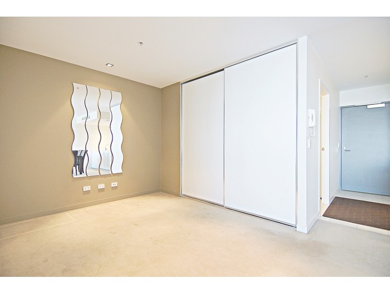 1709/100 Harbour Esplanade, Docklands VIC 3008